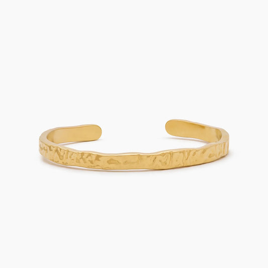 Essential textured cuff bracelet gold — Olivia Jewelry
