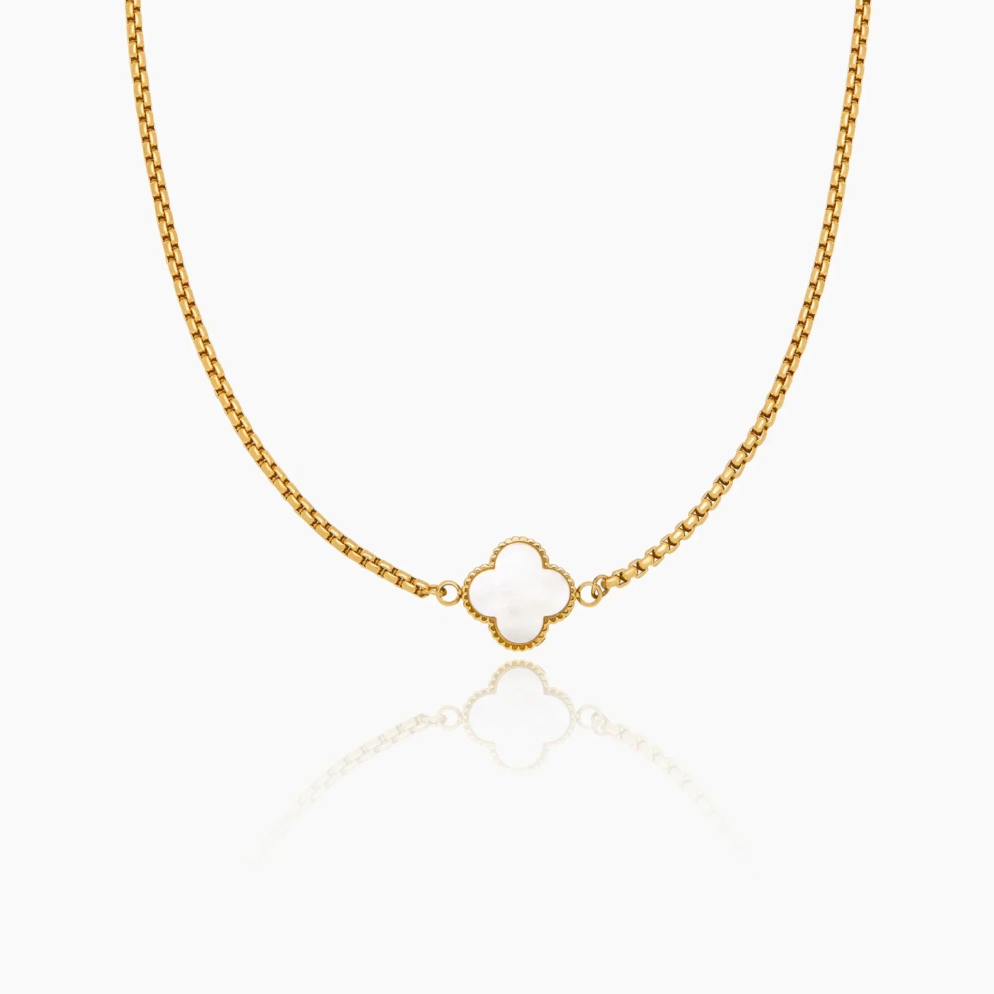 Pearl clover necklace gold — Olivia Jewelry