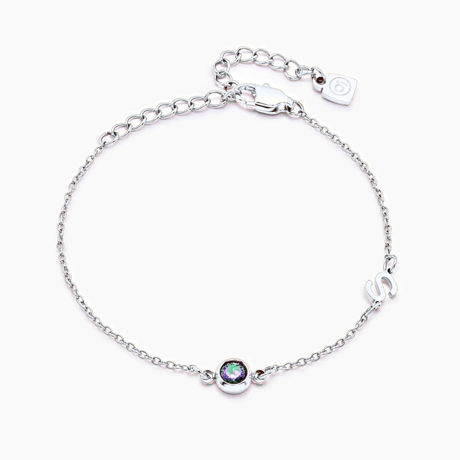 side-set-initial-birthstone-bracelet — Silver / May-Emerald
